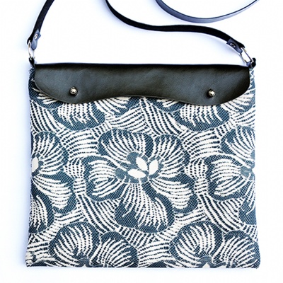 Plus de détails sur SAC LADY (dentelle fleurs)